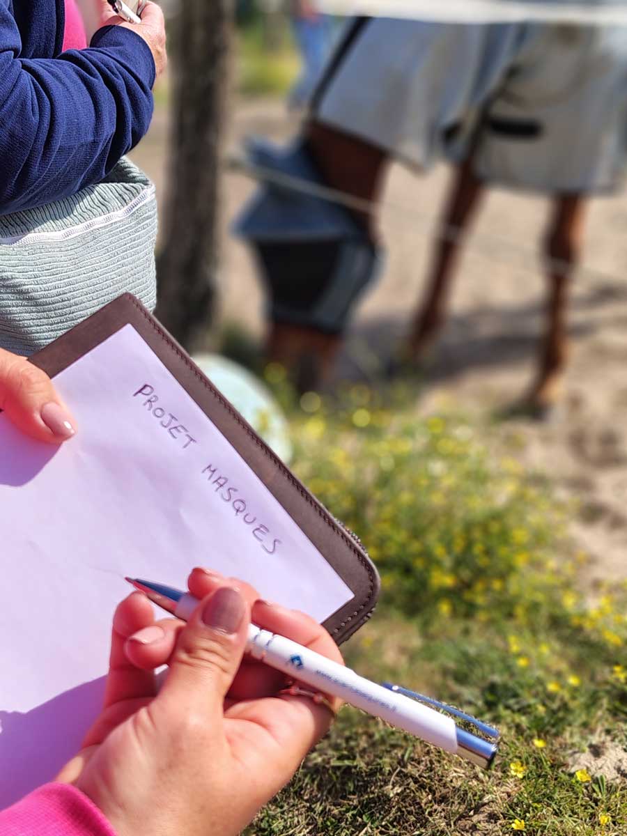 Observation d'un cheval pour le projet Masques et chevaux